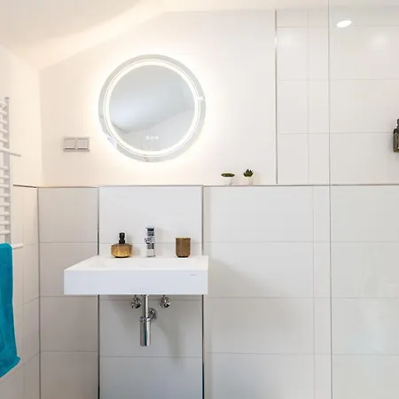 Nidusrooms: Art Deco Naehe Heidelberg Apartment *
